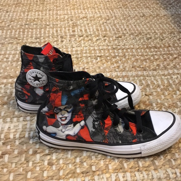 harley quinn converse journeys